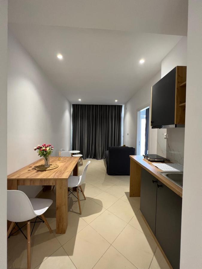 E&L Luxury Apartments Sarande Bagian luar foto