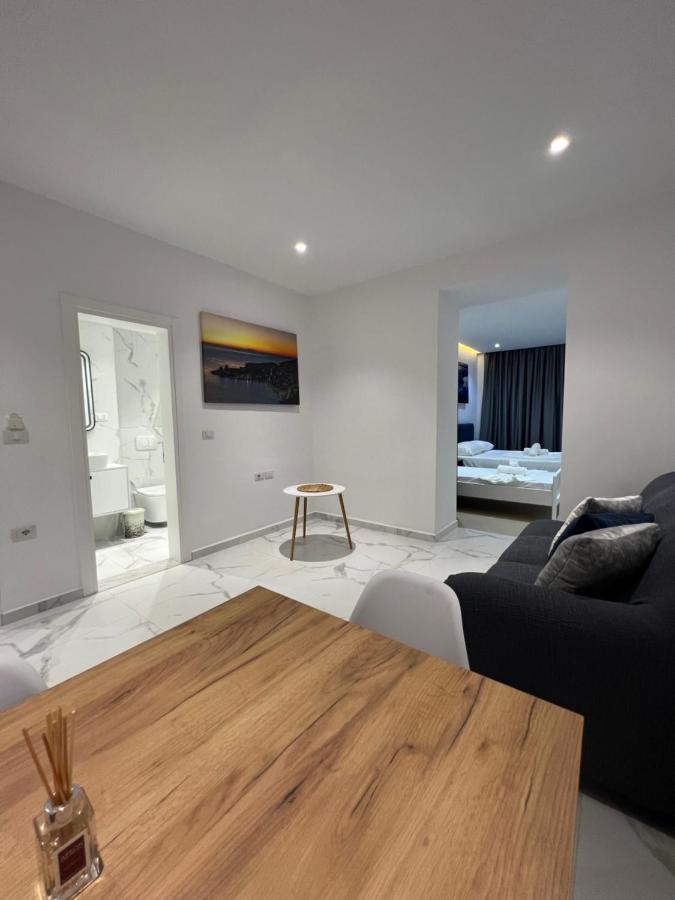 E&L Luxury Apartments Sarande Bagian luar foto